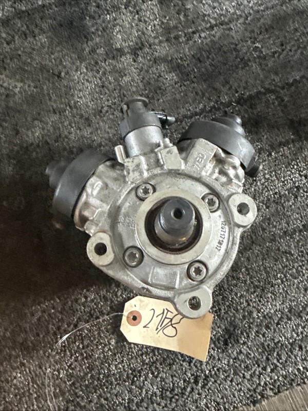 Fuel Injection Pump Dodge Ram - P/N: 0445010858 broken