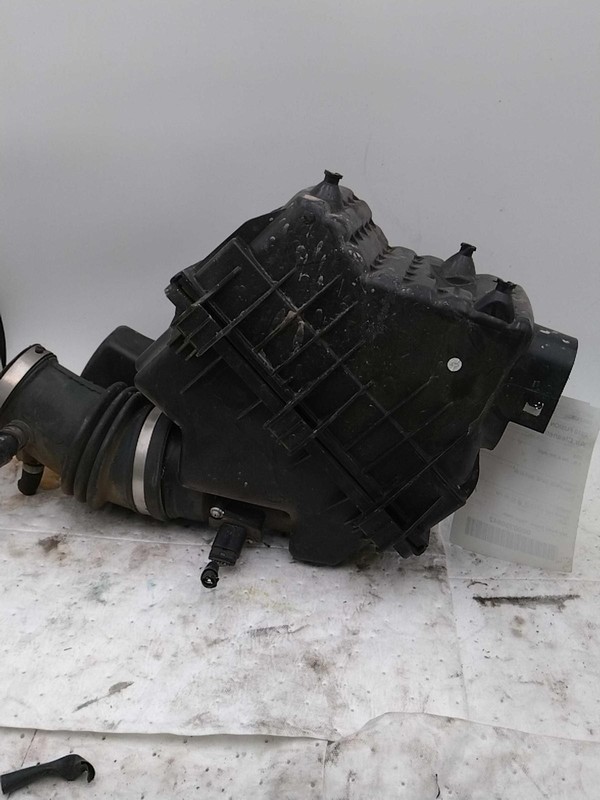 2010 Ford Fusion Air Cleaner Assembly Gold OEM 2.5L 101K Miles Used Part