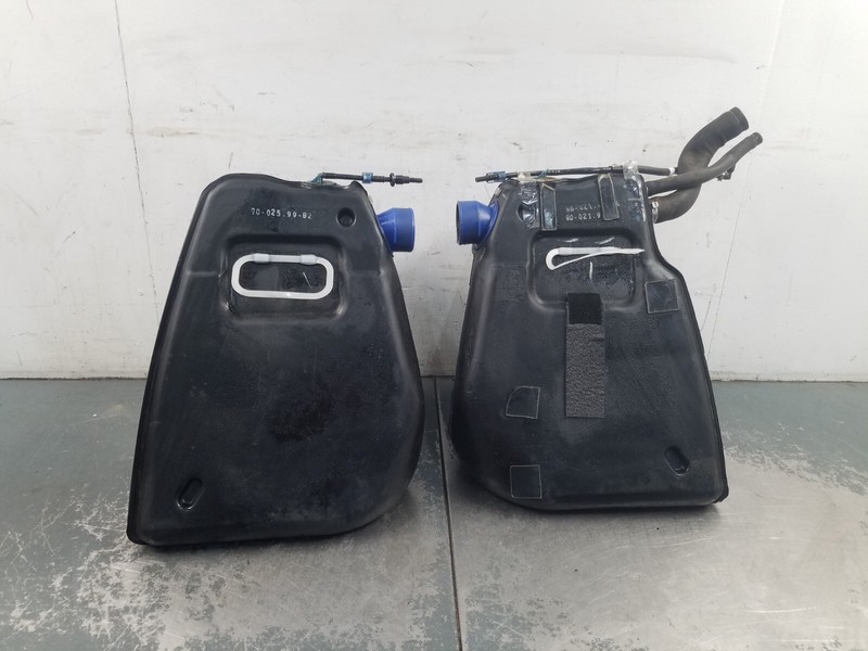1999 Chevy Corvette C5 Vert Fuel Tanks / Filler Neck #9584 VV2