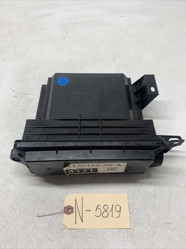 16-20 TESLA MODEL X Front Body Comfort Control Module Enclosure Box BCM 5819 B23