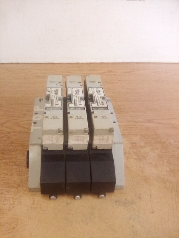Numatics 062BB415M00061 Solenoid Valve Manifold Assembly
