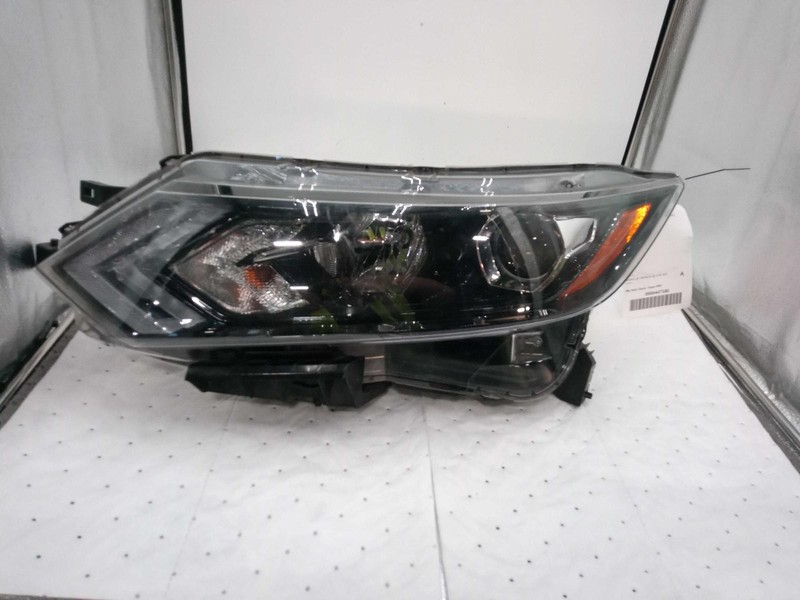 2022 Nissan Rogue Sport Left Headlight Assembly Grey - Scratched Lens, 68K Mi