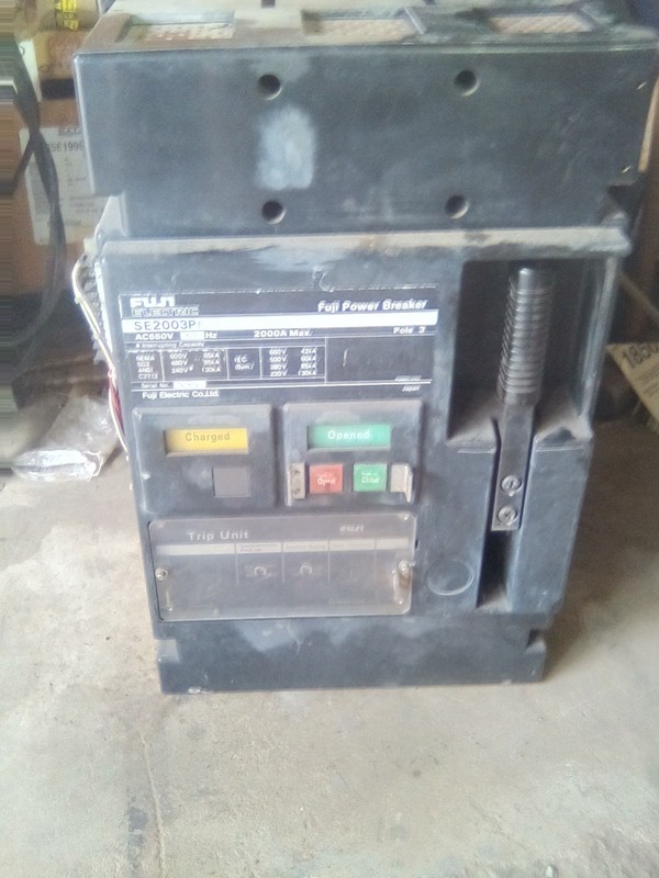 Fuji SE2003P Molded Case Circuit Breaker AC660V 60HZ 2000A 3 Pole