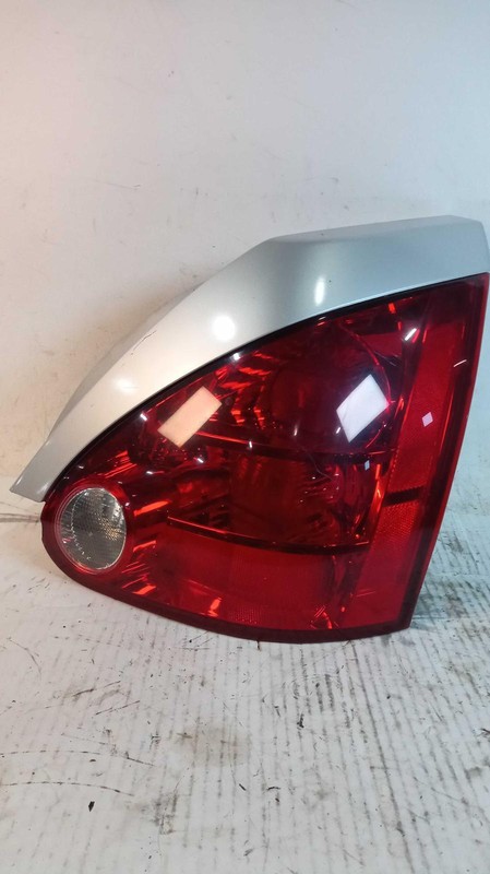2007 Nissan Maxima Right Tail Light Assembly Silver 177000 Mi Used OEM