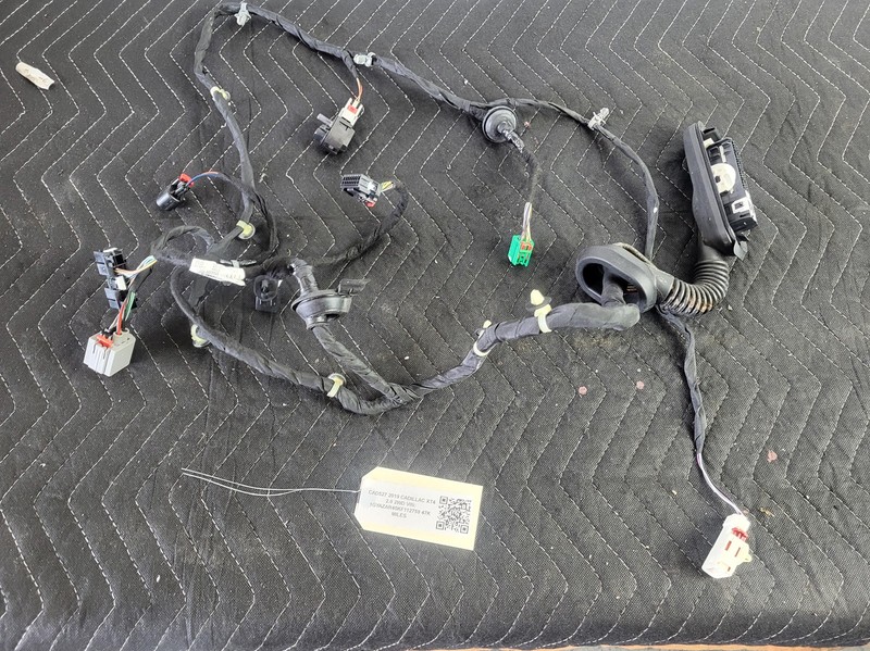 2019-2023 Cadillac XT4 Left Driver Front Door Wiring Harness OEM 84543520