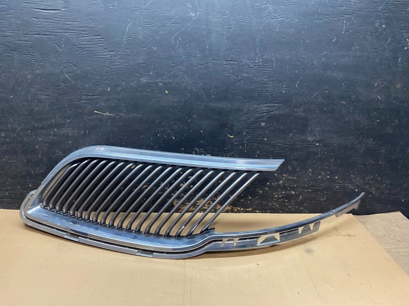 2013 to 2016 Lincoln MKT Left Driver LH Side Front Grill Grille OEM X2963DG