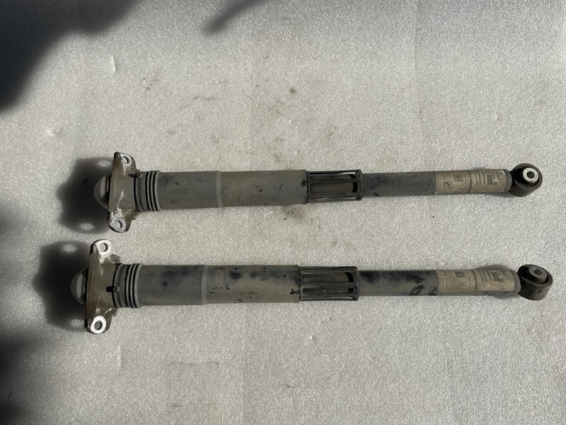 2015-2021 Volkswagen Golf Rear Strut Pair Shock Spring Absorber 5Qm-513-029-Aj