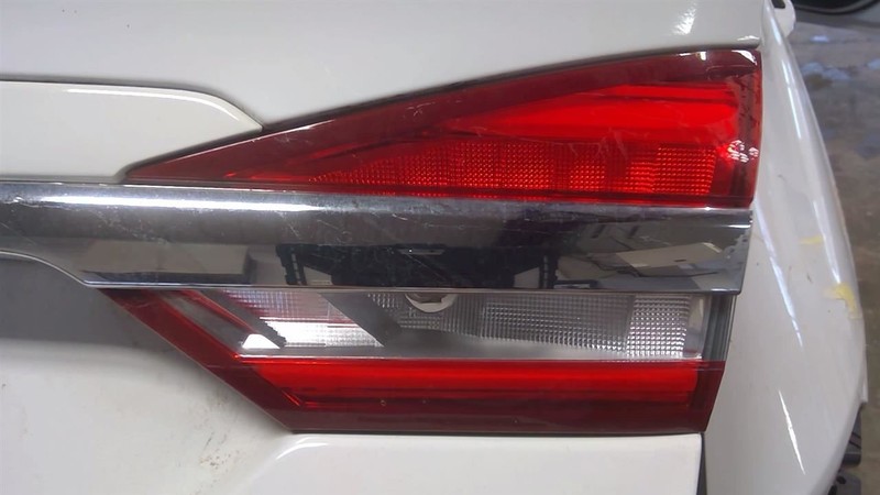 Passenger Tail Light Decklid Mounted Hybrid S Fits 17-18 FUSION 3449914