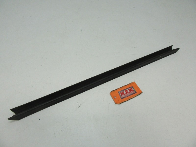 DOOR PANEL DOOR GLASS WINDOW MOLDING INNER SEAL TRIM LH FRONT for 08-12 ESCAPE