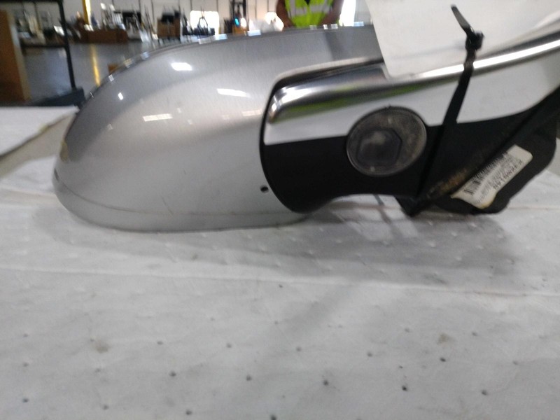 2019 Cadillac XTS Right Door Mirror Assembly Silver 45000 Miles Used OEM