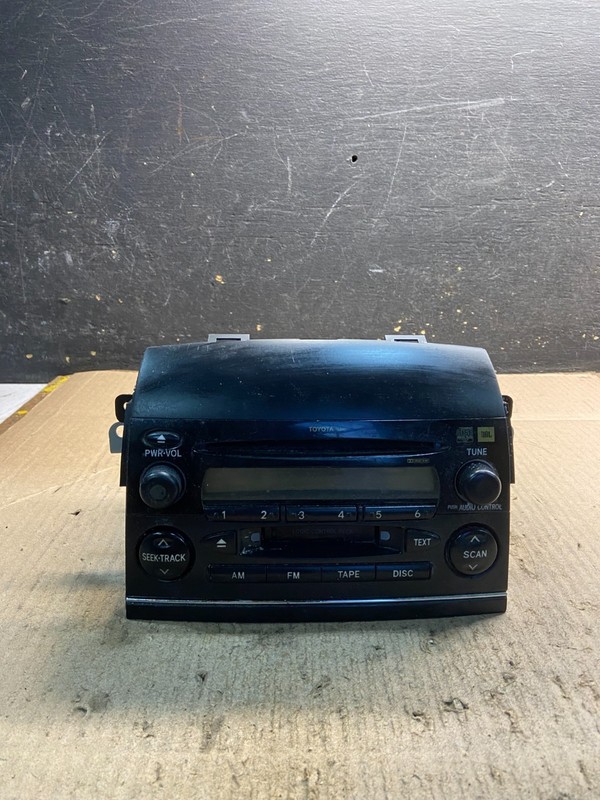 2004 to 2010 Toyota Sienna AM FM CD WMA Mp3 Radio Receiver Z0777 DG