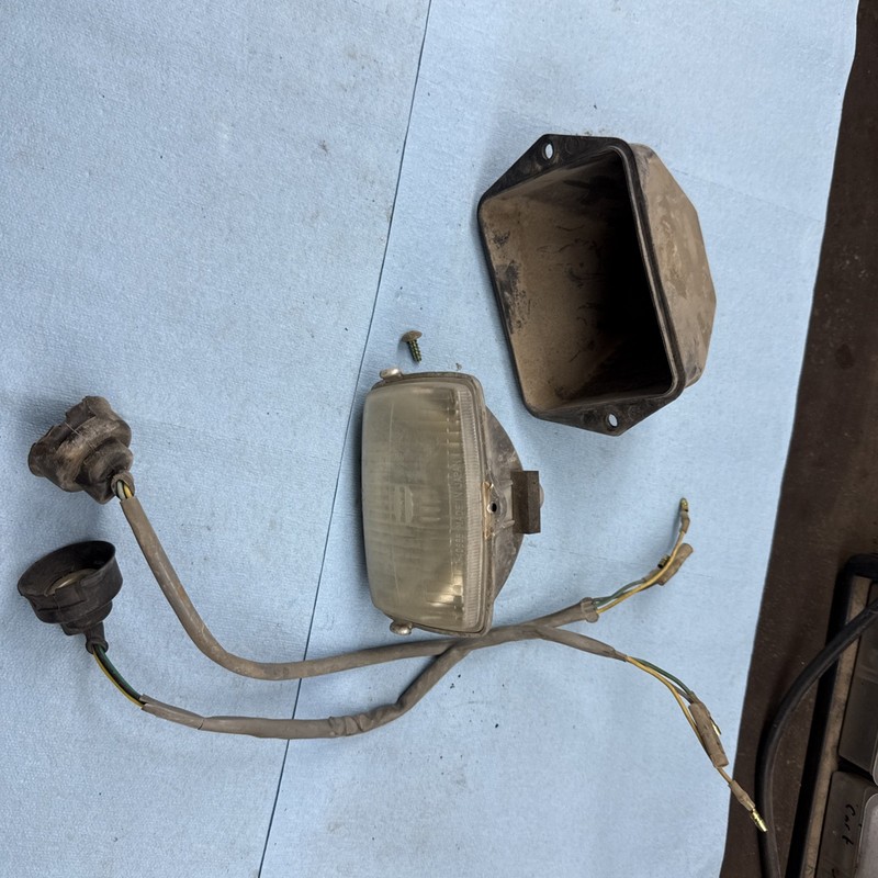 1990 Yamaha Moto 4 YFM350 Front Headlight Misc PartsBulb Sockets
