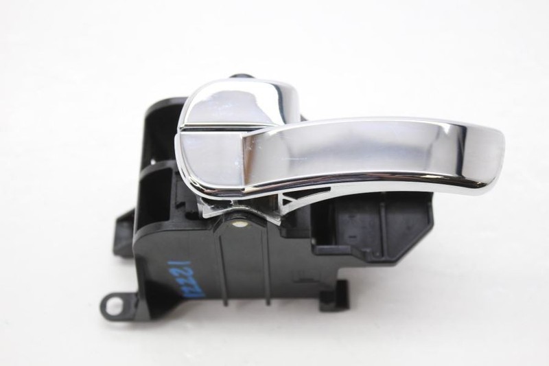 2017-2019 Nissan Frontier 4.0L Driver Left Front Chrome Interior Door Handle