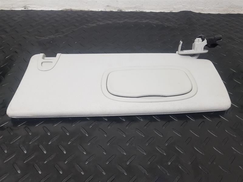 19-22 Jeep Cherokee Right Passenger Sun Visor W/ Illumination Tan OEM 1UB78PS4AK