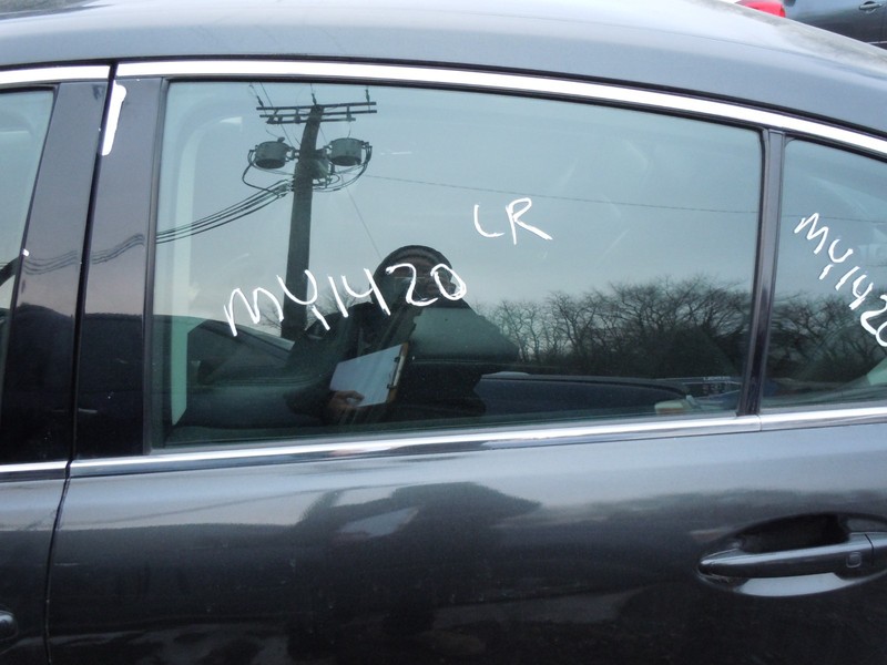 2006 06 Lexus GS300 Rear Door Window Glass Driver Left OEM