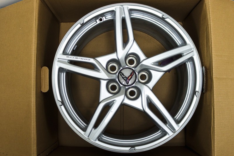 Chevrolet Corvette C8 Stingray 2020-2024 19×8.5 Front Wheel w/ Center Cap OEM