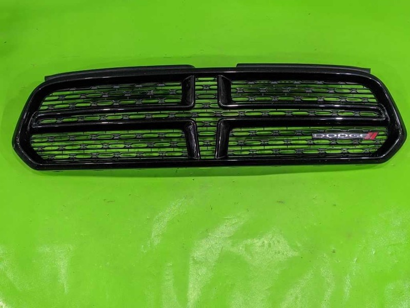 14-20 DURANGO R/T GRILLEOEM 4221-104