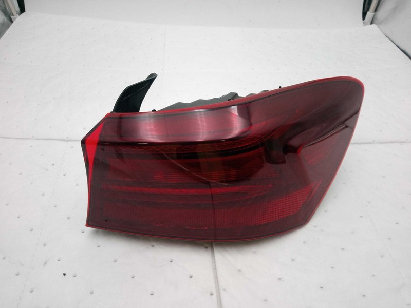 Used Right Tail Light Assembly fits: 2022 Kia Forte Sedan LED quarter panel moun