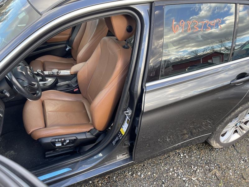 2014-2018 BMW 328i LEFT ROCKER W/POST GRAY PC:B39 100K 51950