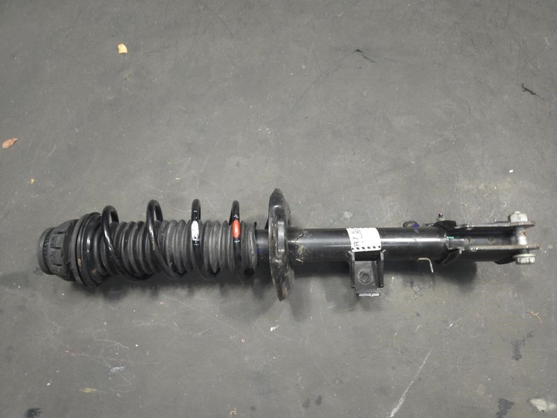Rear Right Strut w/ Spring AWD 2025 Nissan Kicks 55302-7LF2A 2026