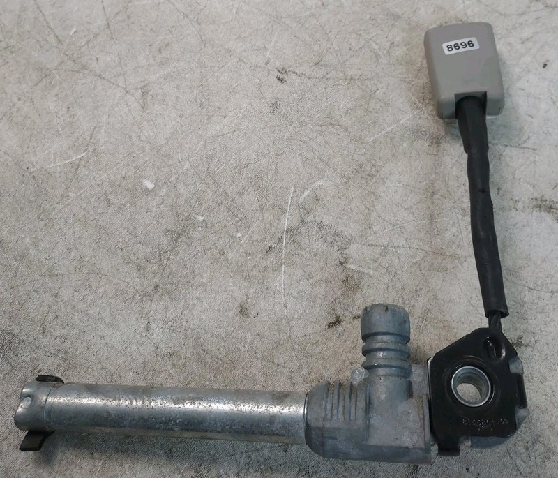 2010-2012 Enclave Gray Driver Seat Belt Buckle Assembly 6155599 6155601 OEM