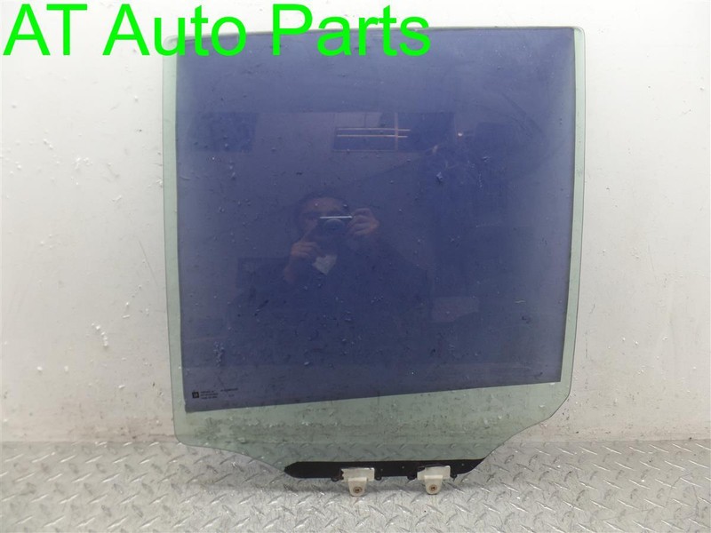 2002-2003 SATURN VUE DRIVER REAR DOOR GLASS WINDOW OEM 22696795