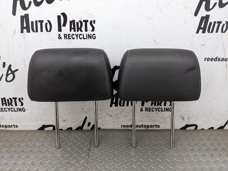 2014- 2018 Chevrolet Silverado 1500 OEM Pair Of Front Headrests 1192754
