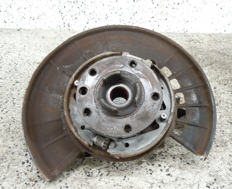 2011-2017 Volkswagen Touareg Rear Spindle Knuckle Hub Passenger Right RH OEM