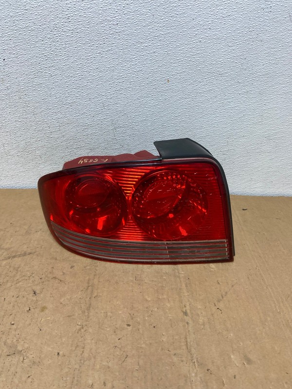 2002 to 2005 Hyundai Sonata Left Driver Lh Side Tail Light Oem AC8654 LK