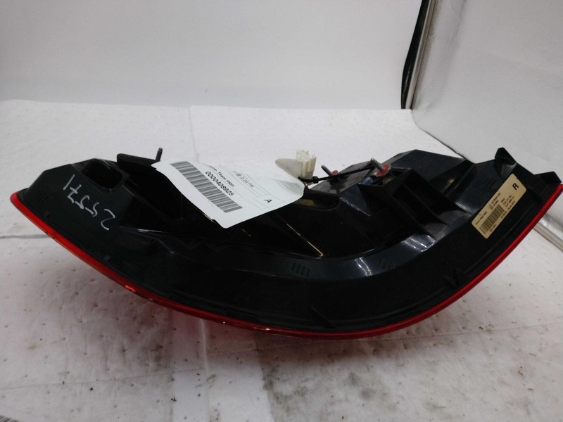 2016 Mercedes E-Class Right Tail Light Assembly Black OEM 464508 128K Miles