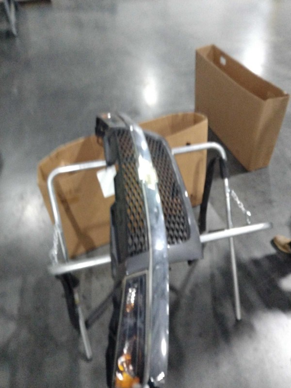 2012 Chevrolet Colorado Grille Grey OEM Used - Broken Clip, 149K Miles