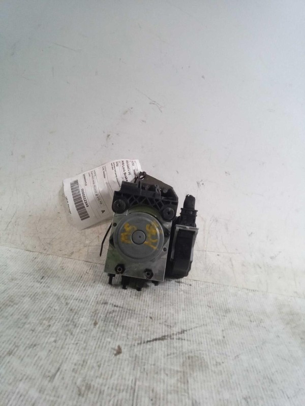 2019 Hyundai Santa Fe ABS Pump & Motor Assembly OEM 58910S2650 Black 91K Mi
