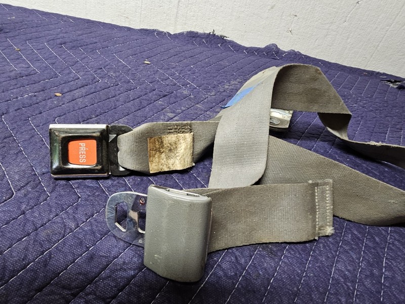 2003 Ford E350 PassengerBuckle (Passengervan)