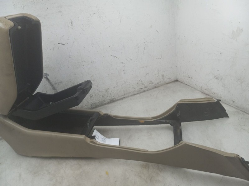 98 99 00 LEXUS GS300 CENTER CONSOLE WITH HEATED SEATS