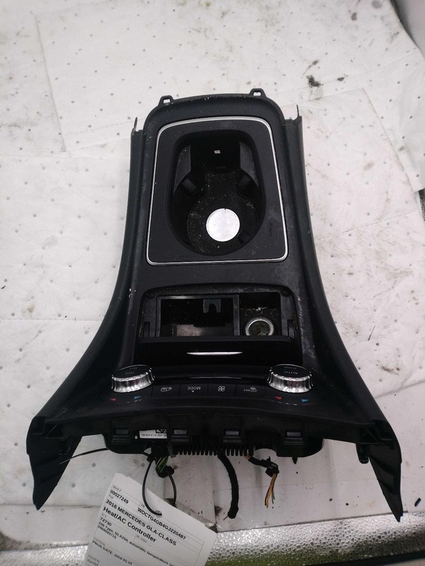 2016 Mercedes-Benz GLA-Class A/C Selector Switch OEM Grey 2469000715 129K Miles