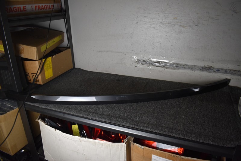 2021-2023 LAND ROVER LIFTGATE FINISH PANEL CENTER FACTORY OEM