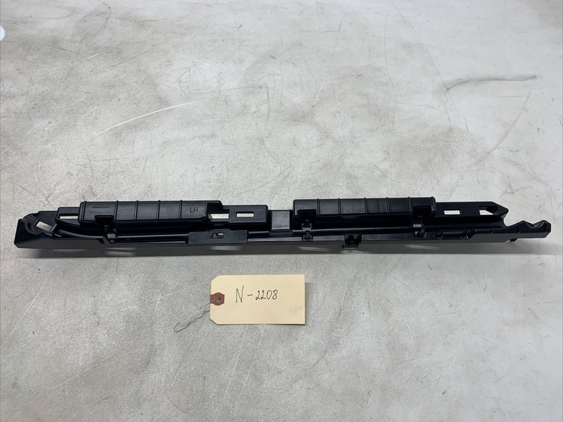 20-22 TESLA MODEL Y Front Left Wires Bracket 1494674-99-A 1521682-99-A 2208 B46
