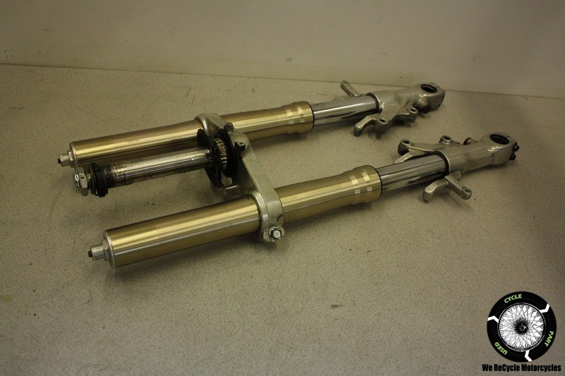 96 KAWASAKI ZX 750 P NINJA FRONT FORK TUBES LOWER TRIPLE TREE CLAMP ZX7R ZX750