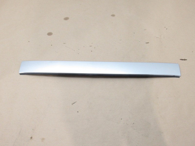 Fiat 124 Spider 2018 Center Windshield Trim Molding Trim 15-20 *
