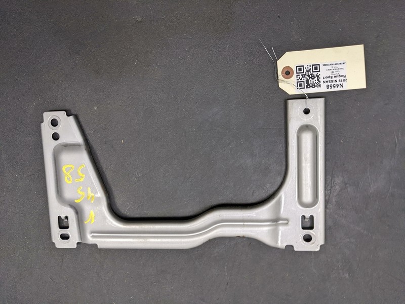 Left Lower Knee Bolster Protector Bracket 67503-6FK0A 2019 Nissan Rogue 17 18