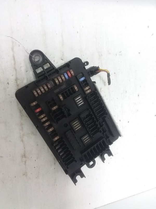 Trunk Mounted Rear Fuse Junction Box 2016 BMW 328i 61149389072