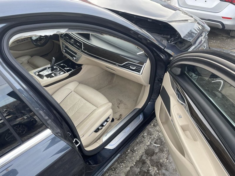 2016-2020 BMW 750i RIGHT A-PILLAR GRAY PC:C27 4.4L AT AWD 72K -xDRIVE- 64858