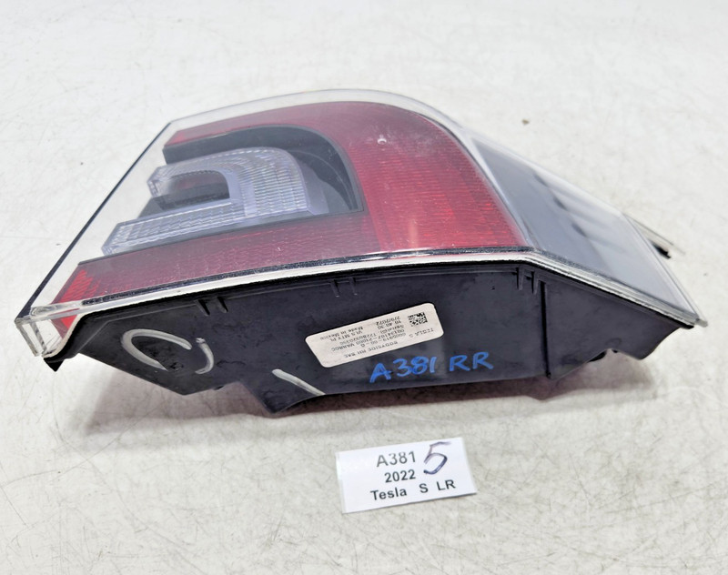 ✅ 2012-2023 OEM Tesla Model S Rear Right Passenger Side Outer Tail Light Lamp