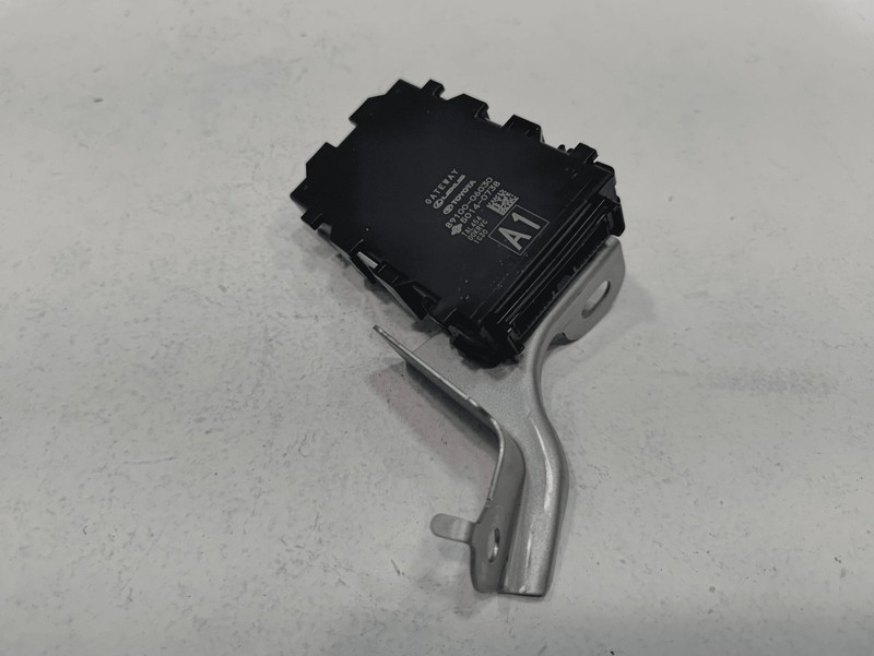 2020-2024 TOYOTA CAMRY SE NETWORK GATEWAY CONTROL COMPUTER MODULE UNIT OEM