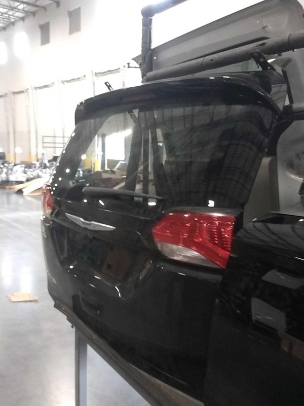 Used Deck Lid fits: 2019 Chrysler Pacifica camera manual liftgate privacy tint g