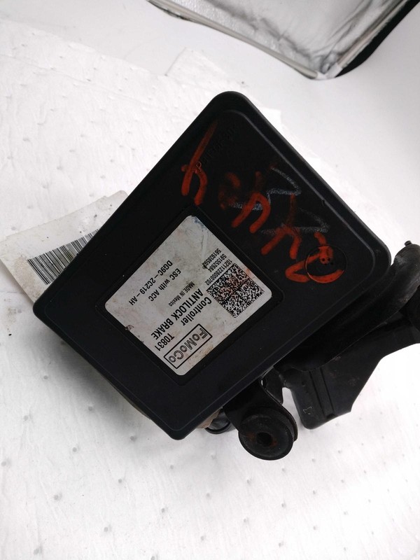 2013 Ford Fusion ABS Pump & Motor Assembly OEM 67674 66K Miles Black