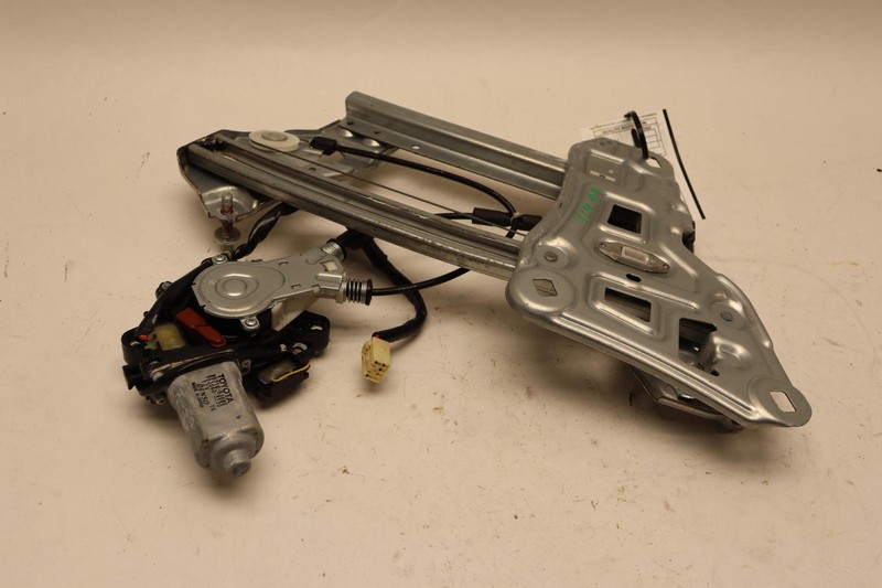 2010-2015 LEXUS IS250C IS350 REAR RIGHT QUATER GLASS WINDOW REGULATOR MOTOR OEM