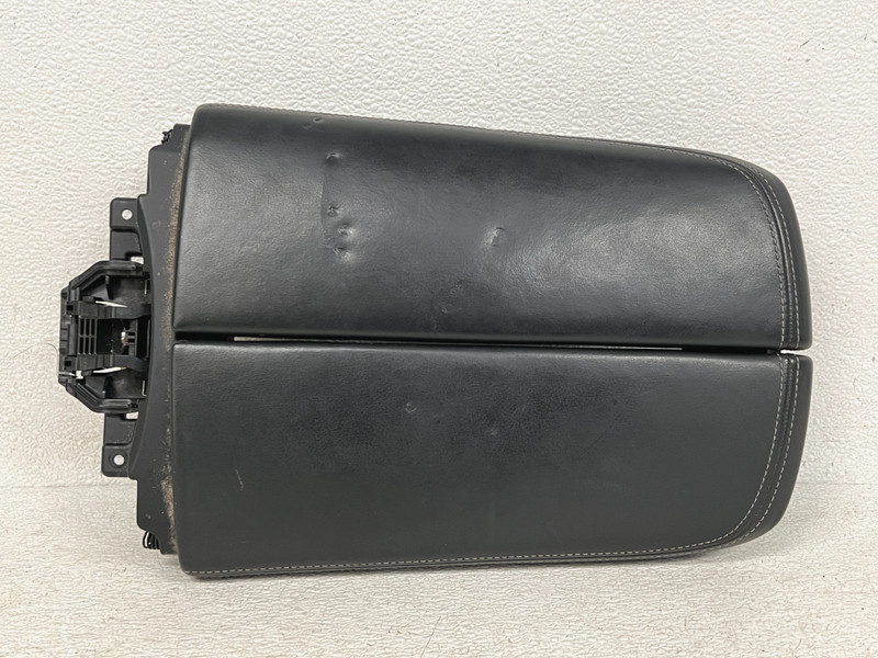 ⭐2016-2019 BMW 740I 750I FRONT CENTER STORAGE ARMREST LID COVER OEM LOT2722