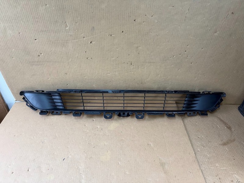 ✅2020-2023 Tesla Model Y Front Bumper Center Lower Mesh Grille Assy 1493759-00-A