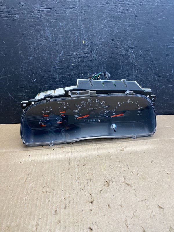 1999 - 2001 Ford F150 F-150 Speedometer Cluster Gauge Oem ac6770 DG